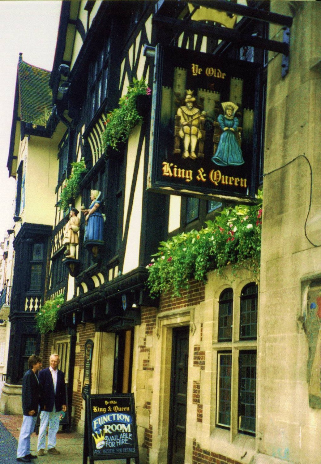 300dpi August 9, 2001 (1)